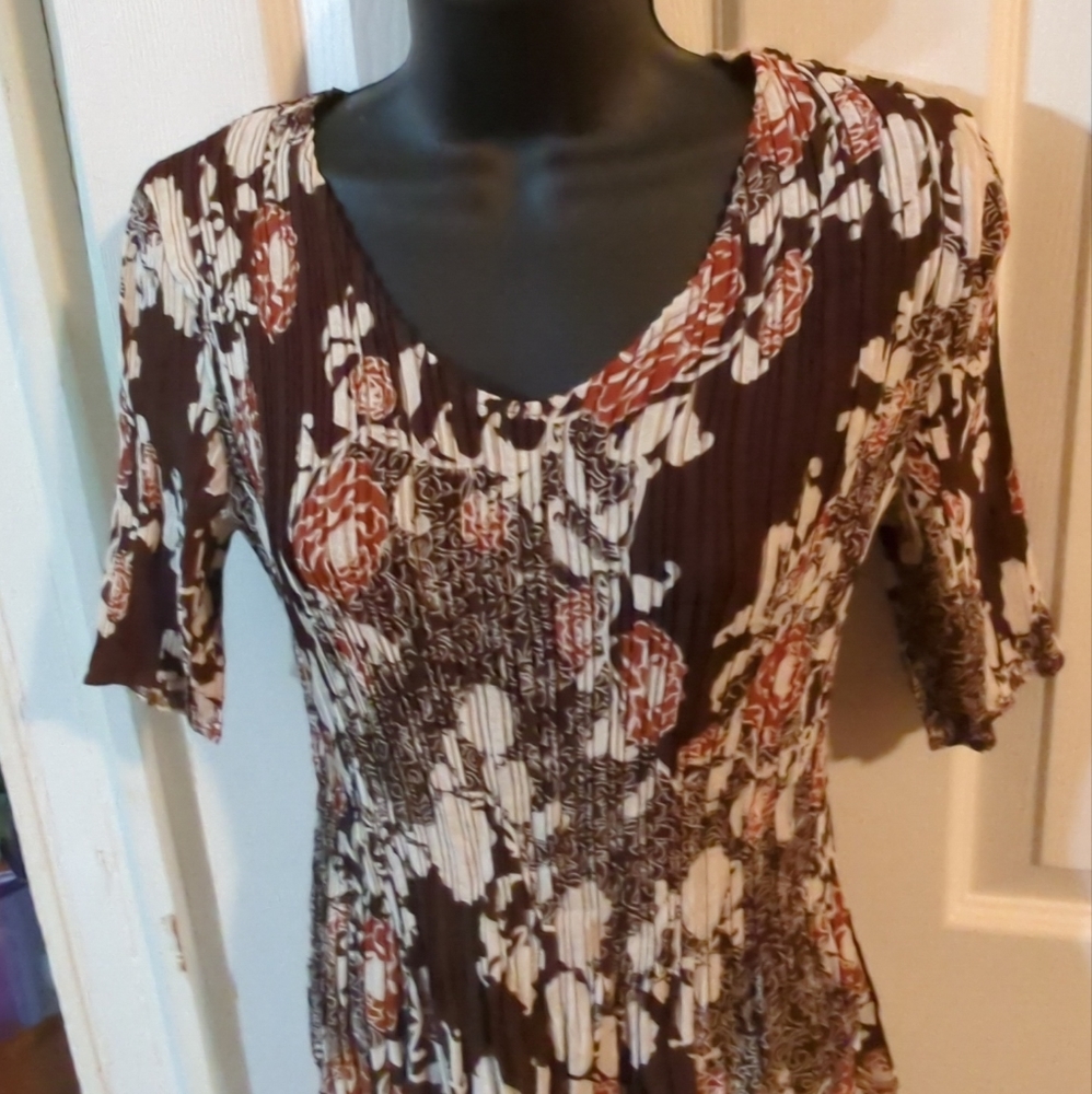 Magic Scarf 🤎Womens One Size Top Polyester Floral Print S Sleeves V-Neck NWOT